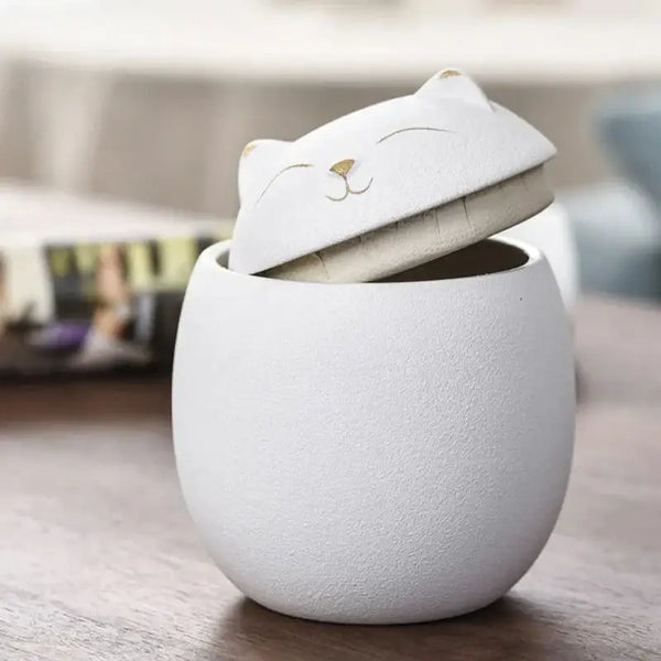 Pot à friandises en forme de chat pour allier utilité et décoration